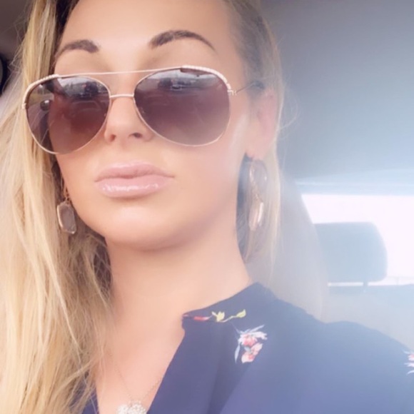 Meet your Posher, Phaedra - Picture 3 of 6